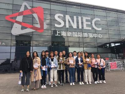 10月志愿者展会服务照片